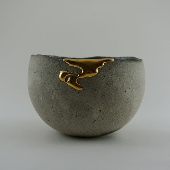 Kintsugi-nghệ thuật vá gốm bằng vàng tôn vinh vẻ đẹp của sự bất toàn