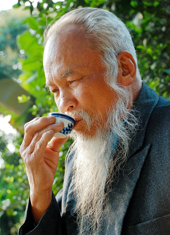 Uống nước chè trong dân gian