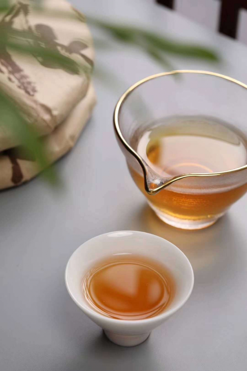 Bánh trà trắng Trung Quốc 357g (Minjinhang)