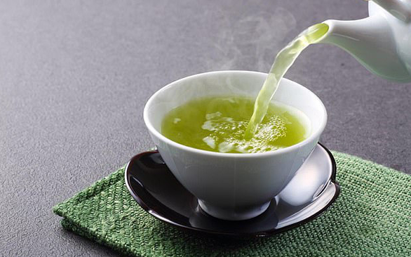 Chăm uống trà xanh, tăng thêm 1,5 năm tuổi thọ