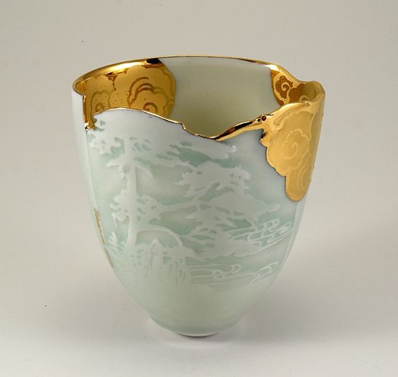 Kintsugi-nghệ thuật vá gốm bằng vàng tôn vinh vẻ đẹp của sự bất toàn