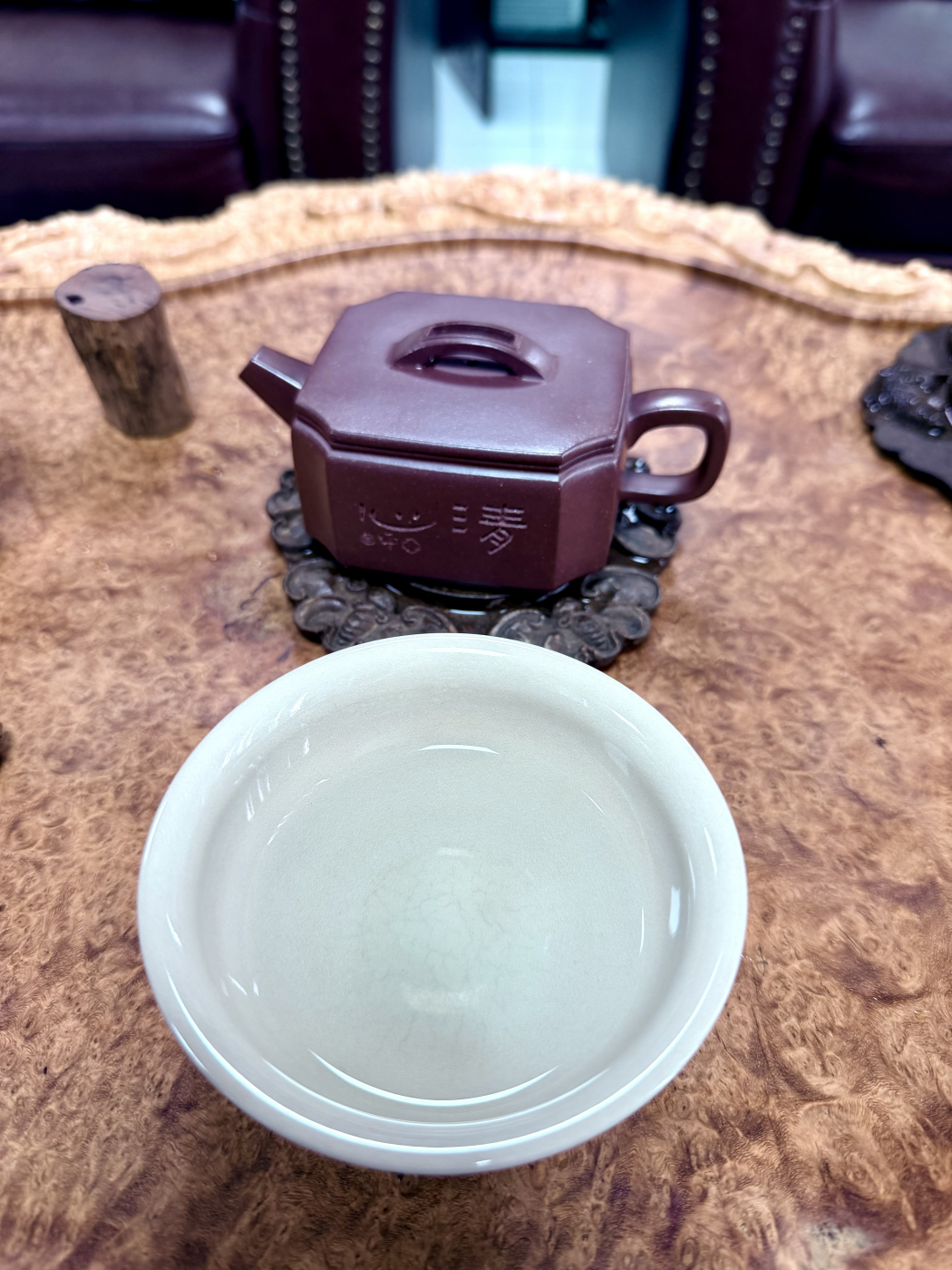 Ấm Tứ Phương