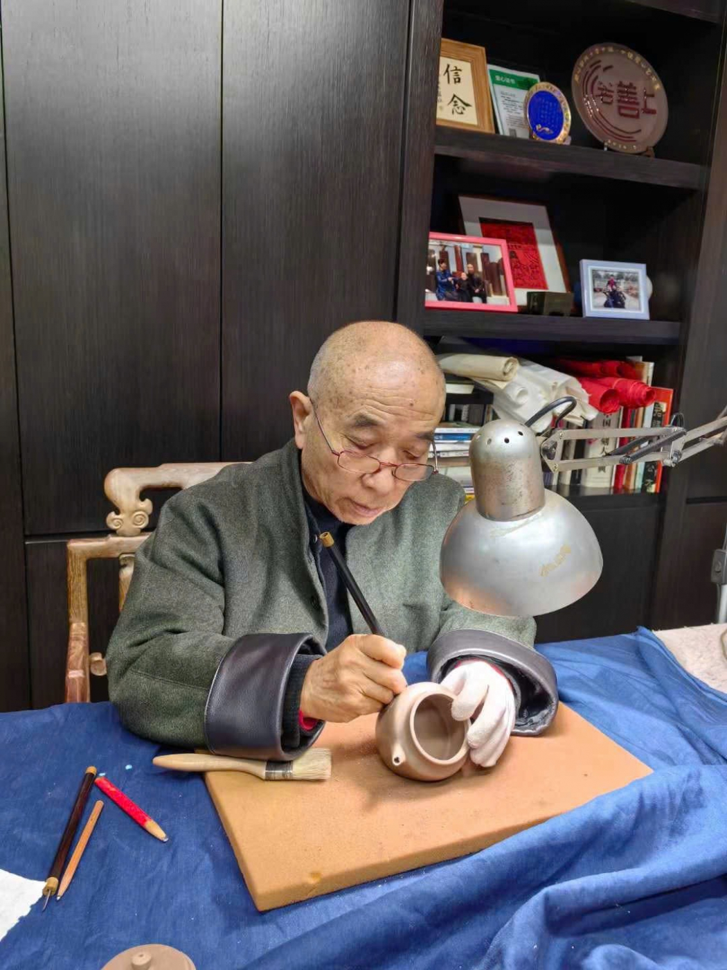 Ấm Tứ Phương