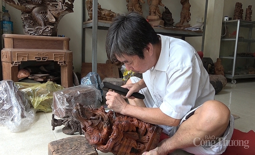 Nghệ nhân Nguyễn Văn Truyền - Gìn giữ bản sắc gỗ Vân Hà