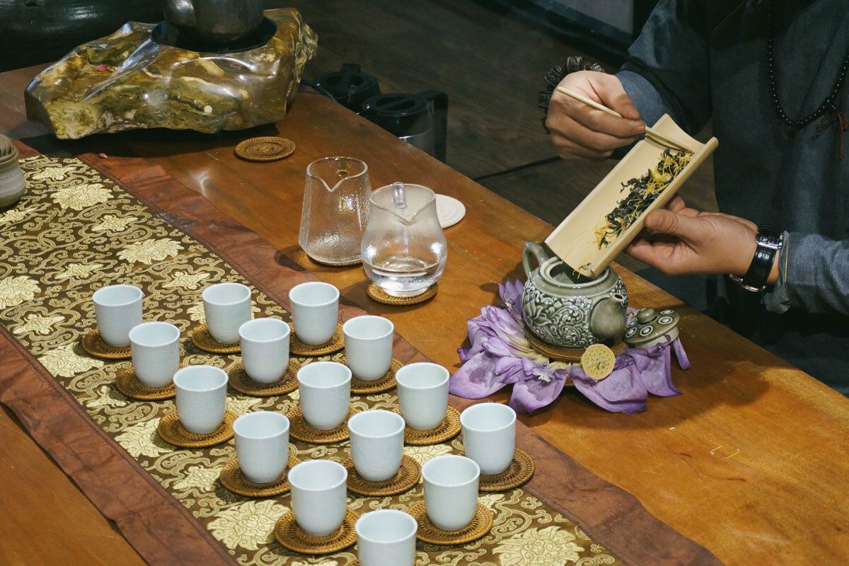 Nghệ thuật thưởng trà sen Tây Hồ của người Hà Nội