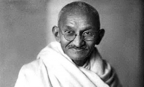 CÂU CHUYỆN LICH SỬ THÚ VỊ VỀ LUẬT SƯ NỔI TIẾNG MAHATMA GRANDHI