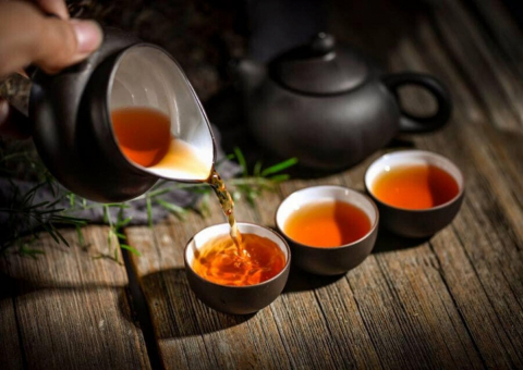 4 lưu ý quan trọng trong nghi thức rót trà mời khách