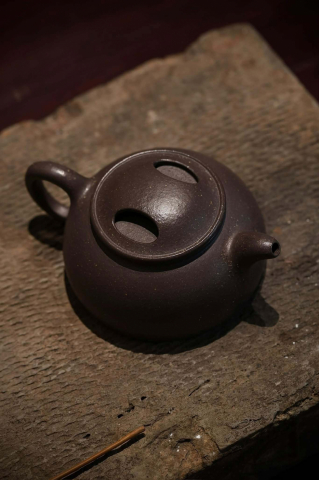Ấm Liên Tử