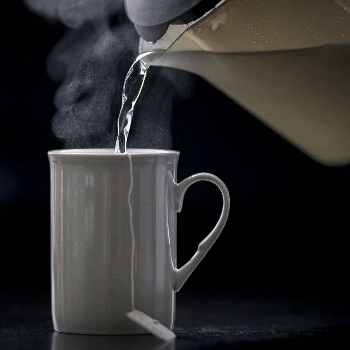Uống trà quá nóng tăng gấp đôi nguy cơ ung thư thực quản