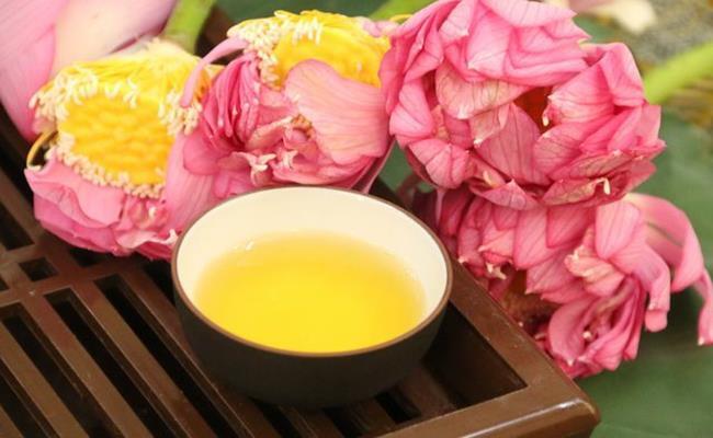 Việt Nam có 3 loại trà đắt bậc nhất, trong đó có loại ướp bằng 'quốc hoa'